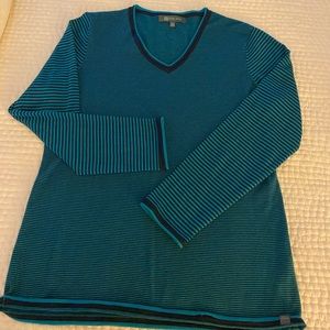 Title Nine Synergy V-neck sweater, Size XL